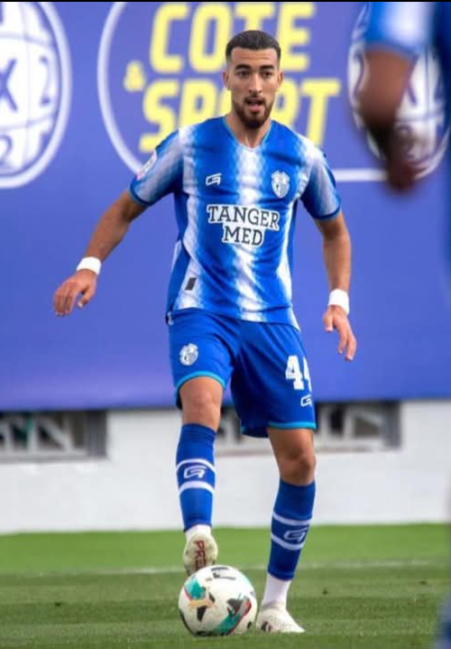 اللاعب عادل كرنان يصدر بلاغا للرأي العام بخصوص خلافه مع إدارة اتحاد طنجة.